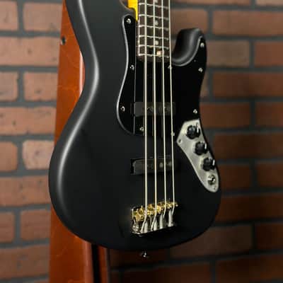 Woodcraft Electric Guitars JB4 Mini "Shortest-Scale" 4-String Electric Bass Black image 5