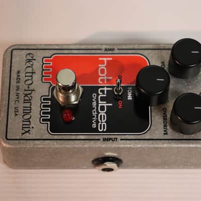 Electro-Harmonix Hot Tubes Nano Overdrive Red / Black / Gray image 2
