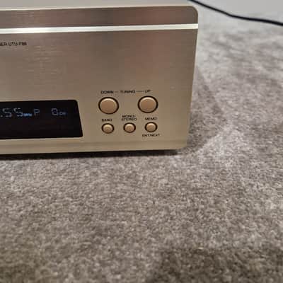 Denon UTU-F88 - AM/FM Tuner - Silver - Excellent image 5