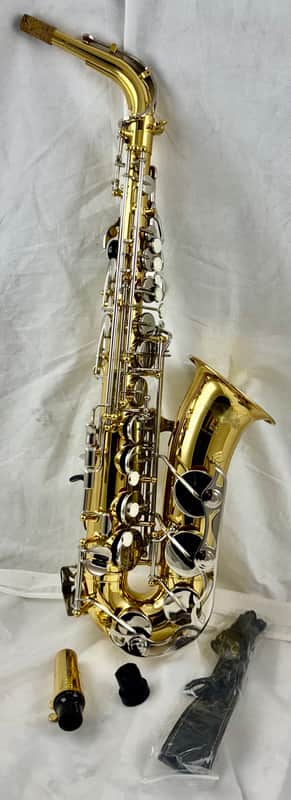 Yamaha YAS-26 Standard Alto Saxophone Lacquered Brass image 1