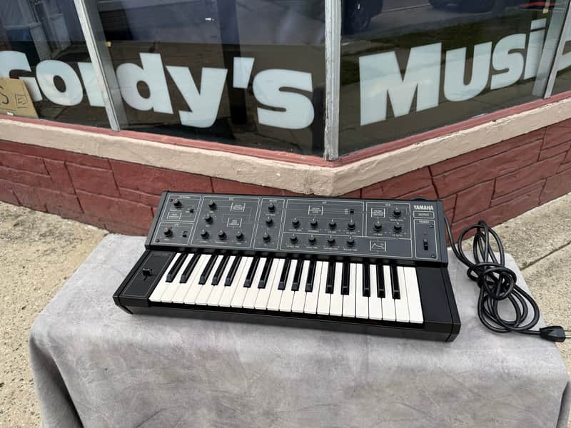 Yamaha CS-5
