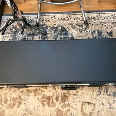 Road Runner ABS Molded Deluxe Hardshell Case for Stratocaster/Telecaster (Very-Good-Condition) image 6