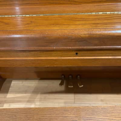 Yamaha piano P22 uplight image 2