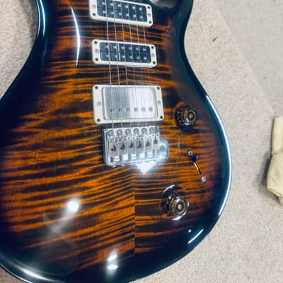 PRS Studio 10-Top 2023 - Black Gold flame image 3