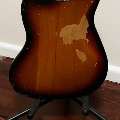 Fender Kurt Cobain Road Worn Jaguar 2012 - 3-Color Sunburst image 6