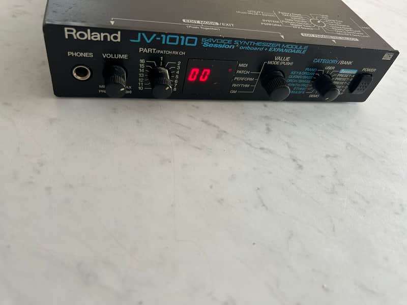 Roland JV-1010 64-Voice Synthesizer Module | Reverb