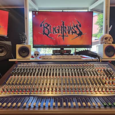 Midas Venice F32 32-Channel Console / FireWire Interface 2011 - 2016 - Blue image 1