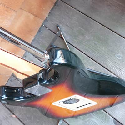Fender Strat Sunburst made in mexico with original hardshell case 2005 - Sunburst image 6