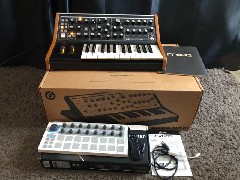 Moog Subsequent 25 Analog Synth | Reverb