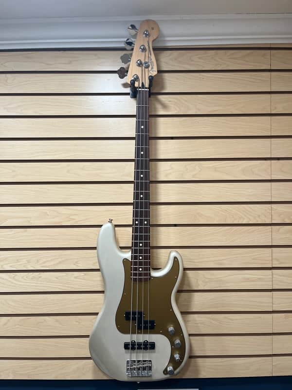 Fender Deluxe Active Precision Bass Special with Rosewood Fretboard