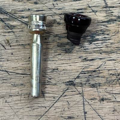 Used Conn BI-420 Visible Embouchure Trumpet Mouthpiece Screw Top Bakelite image 3