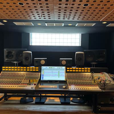 Rupert Neve Designs 5088 Shelford 32-Channel Discrete Recording / Mixing Console 2016 - Present - Shelford Blue image 8
