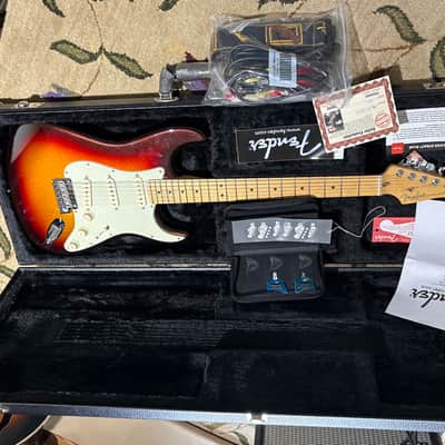 Fender Deluxe Plus Stratocaster 2016 - Metallic Sunburst image 1