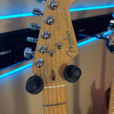 Fender American Standard Stratocaster with Maple Fretboard 1998 - 2000 - Aqua Marine Metallic image 5