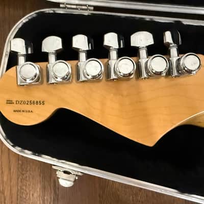 Fender American Deluxe Stratocaster with Rosewood Fretboard 1999 - 2001 - Crimson Transparent image 6