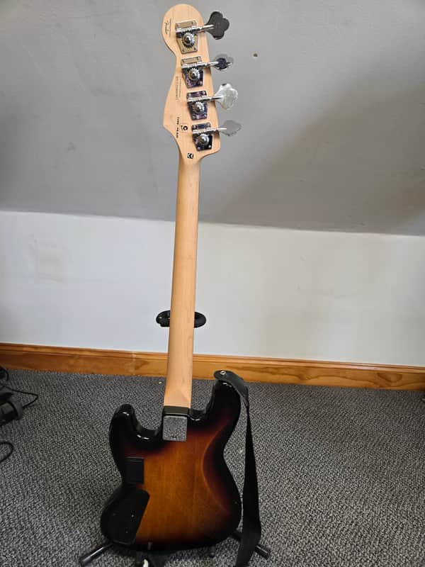 Squier Deluxe Jazz Bass Active IV 2010 - 2018 - 3-Color Sunburst