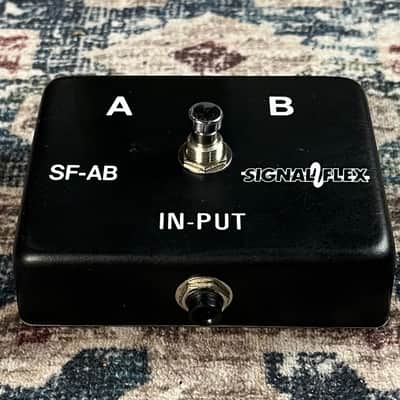 Signal Flex Electronics A-B Switch Box with box! R117 image 3