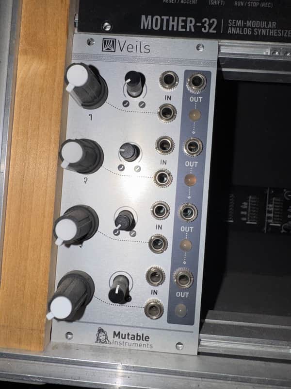 Mutable Instruments Veils