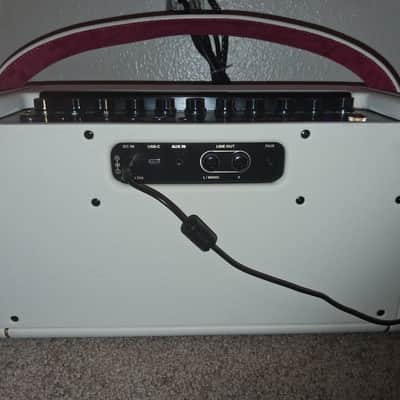 Positive Grid Spark 2 50-Watt 2x4" Digital Modeling Guitar Amp - Pearl White. Bundle comes with Spark Control X footswitch image 6
