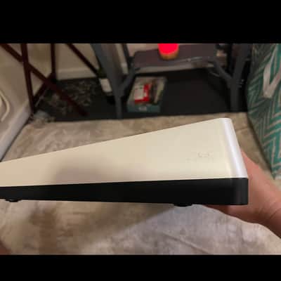 Roland SH-01 GAIA 37-Key Digital Synthesizer 2010 - 2012 - White image 3