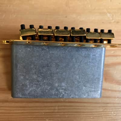 Unbranded Gold finish Stratocaster Guitar Tremolo Bridge Unit 52.5mm image 2