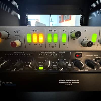 dbx 1066 Dual-Channel Compressor / Limiter / Gate 2010s - Black image 3