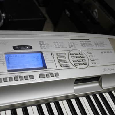 Yamaha DGX-500/ With Power Supply and Stand image 5