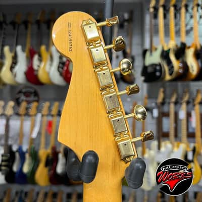 Fender   Stratocaster Stevie Ray Vaughan Srv Sunburst Signature image 5