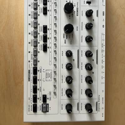 Abstrakt Instruments Avalon Bassline 2016 - White -TB-303 clone synth image 7