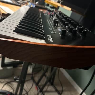 Korg Prologue 8 Polyphonic 49-Key 8-Voice Analog Synthesizer 2018 - Present - Black/Wood image 6