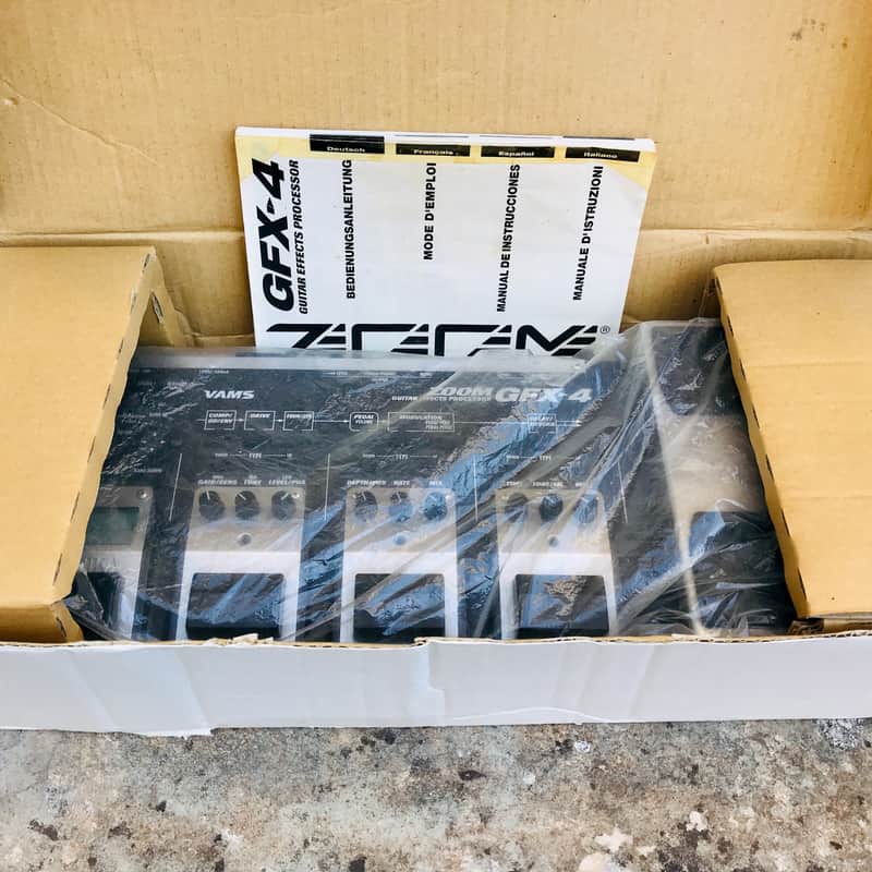 Zoom GFX-4 Guitar Effects Processor Pedalboard | Reverb