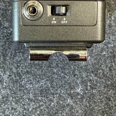 Xvive U4 Wireless In-Ear Monitor System 2019 - 2020 - Black image 4