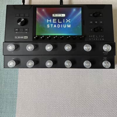Line 6 Helix Stadium Floor – Mint Condition + 12 Clear Button Toppers + Tempered Glass Protector + 2 Balanced XLR Cables image 8