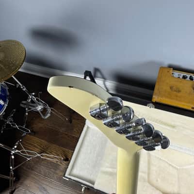 Gibson Explorer 2010 - White image 9