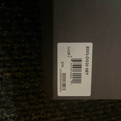 Fender Stratocaster 2004 - Burst image 17