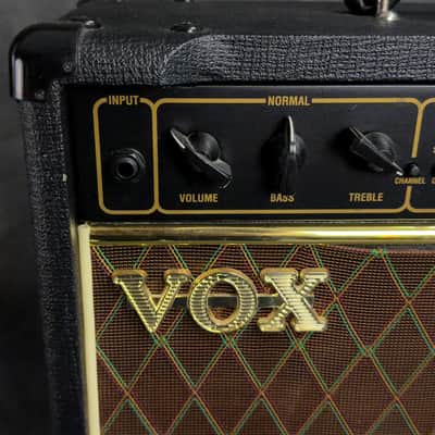 2009-2012 Vox VR30R Valve Reactor 2-Channel 30-Watt 1x10" Guitar Combo Amp image 2