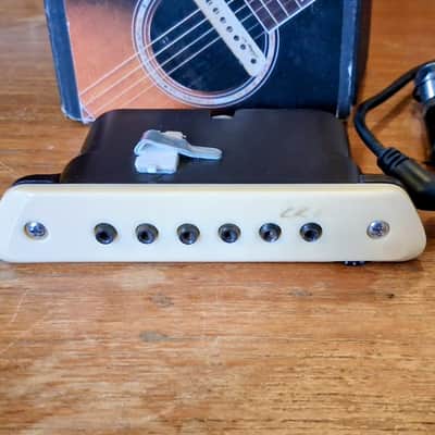 LR Baggs M1A Active Soundhole Pickup with Volume Control 2010s - White image 2