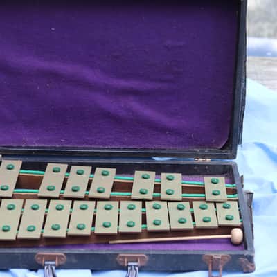 Vintage xylophone image 1