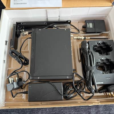 Shure PSM 300 Stereo Personal Monitor System with SE112 Earphones image 5