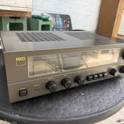 NAD 7020 Tuner Amplifier image 1
