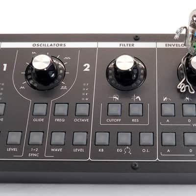 MOOG Slim Phatty Analog Synthesizer Desktop + Neuwertig + OVP + 1,5J Garantie image 6