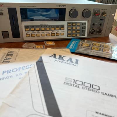 Immaculate AKAI S1000 MIDI Stereo Digital Sampler w 32MB RAM Maxed, Factory Level 4M Mod, New PSU, ZuluSCSI 2026 USB-C, 20x16GB SD cards, Analog & Digital synth/drum libraries, Original Box, English & Japanese Manuals - (1989) image 8