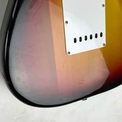 Fender Stratocaster 1974 - Sunburst, Maple neck  Super clean. with original hard  Fender Tolex case image 10