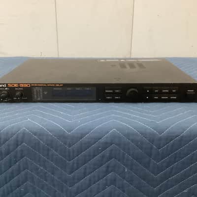 Roland SDE-330 Dimensional Space Delay 1993 - 1998 - Black