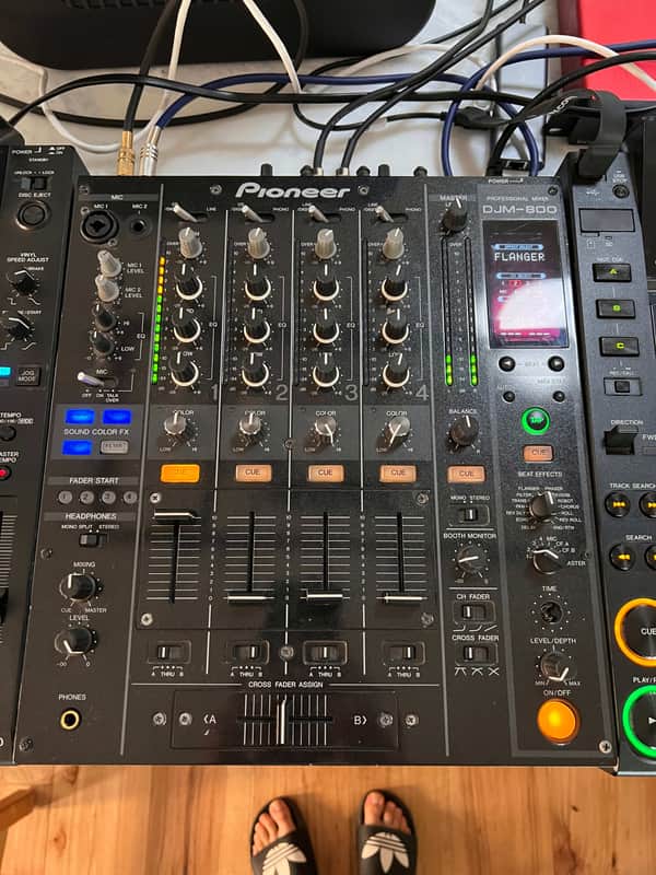 Pioneer DJM-800 4-channel DJ Mixer with Effects 2010s - Black image 1