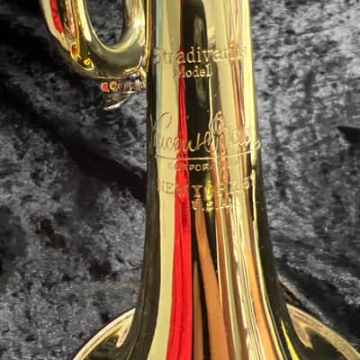 Bach New York 67 Stradivarius 1948 - Lacquer image 4