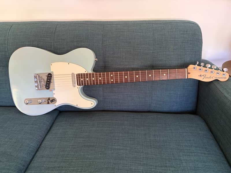 Fender Telecaster Highway One - Daphne Blue