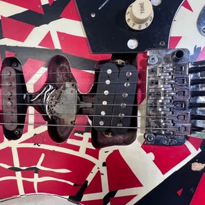 EVH Striped Series Frankie 2020 - Present - Red / White / Black Stripes Relic image 5
