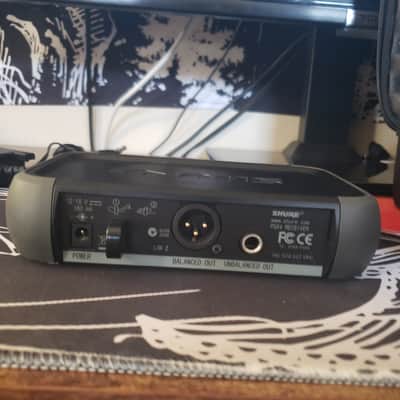 Shure PGX4 / PGX1 Dual Wireless Guitar & Bass System (with Road Case) image 4