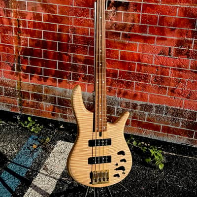 Fodera Monarch Std. 4 String Bass 2020 - gorgeous Fiddleback Maple 8 lbs. 7 oz. example by the Fodera Boyz ! image 2